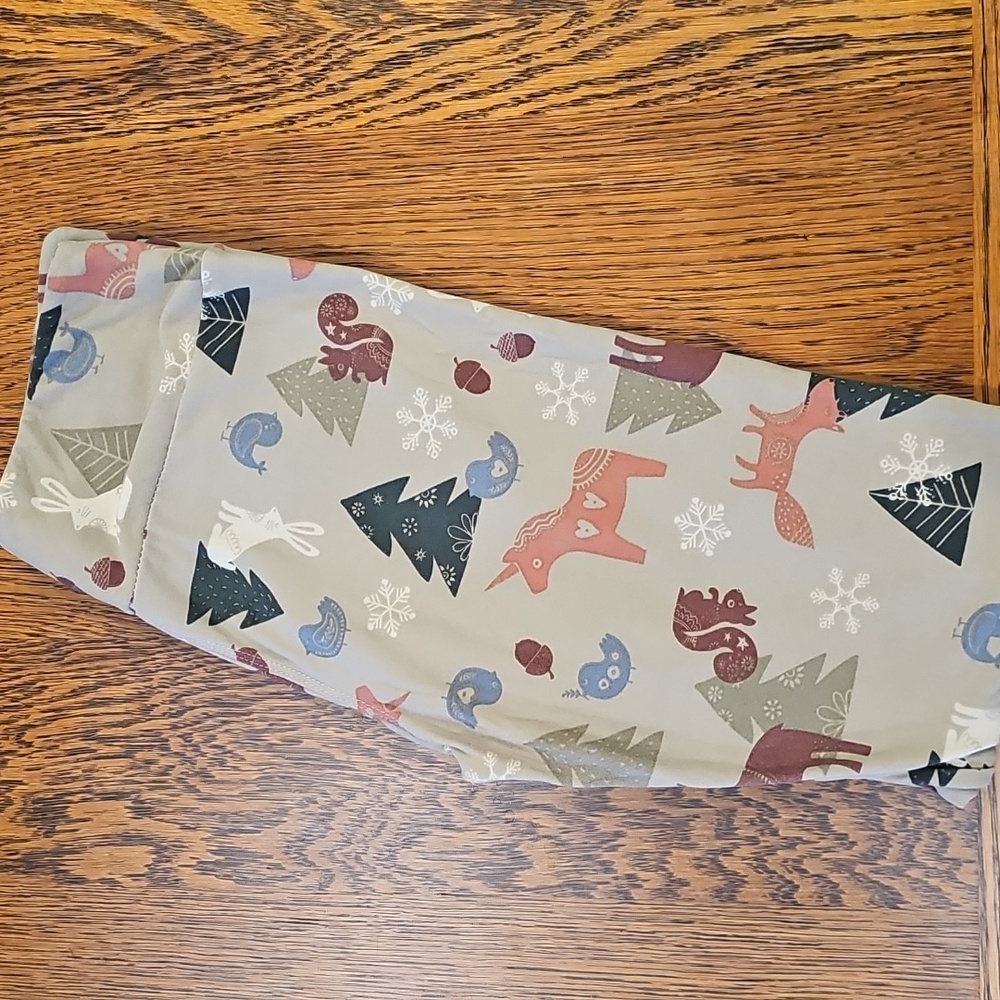 LuLaRoe Unicorn Christmas Leggings O/S